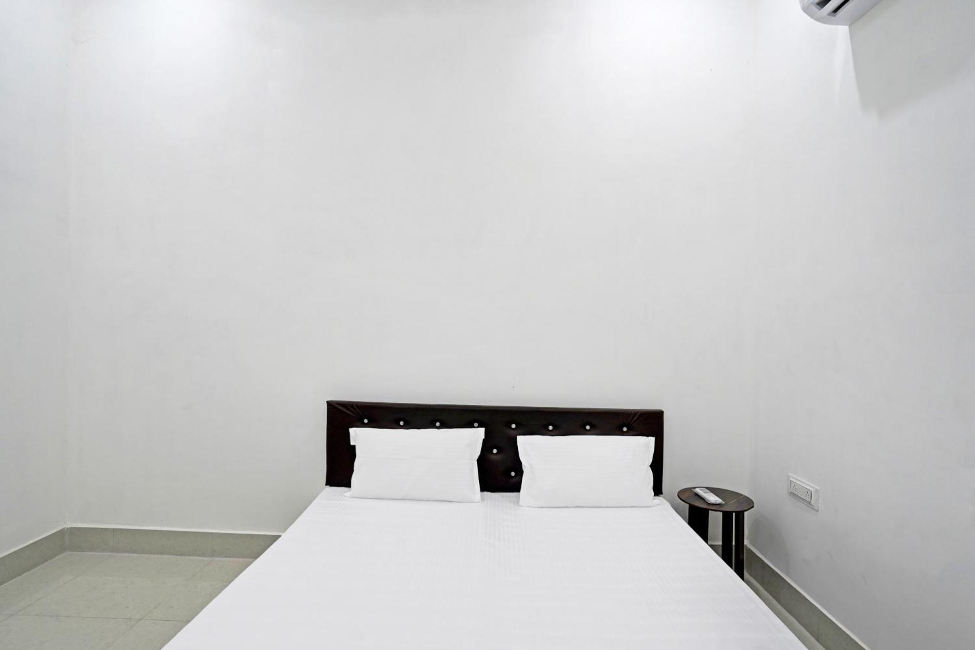 Hotel O Sky Touch Hotel Baghpat Exterior photo