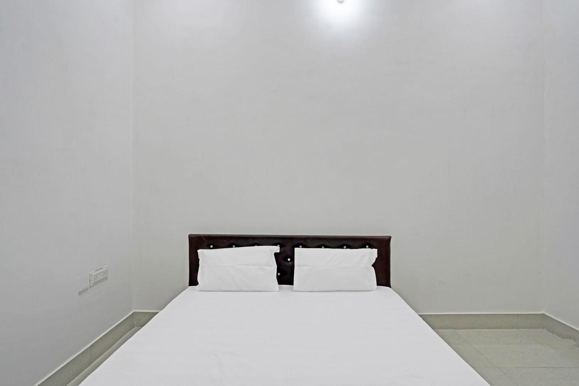 Hotel O Sky Touch Hotel Baghpat Exterior photo