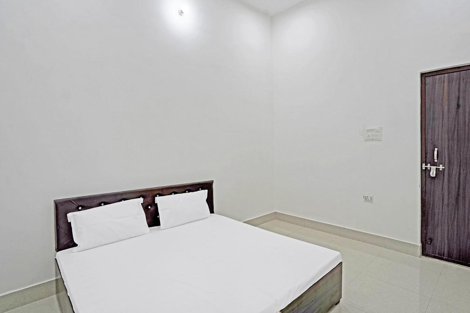 Hotel O Sky Touch Hotel Baghpat Exterior photo