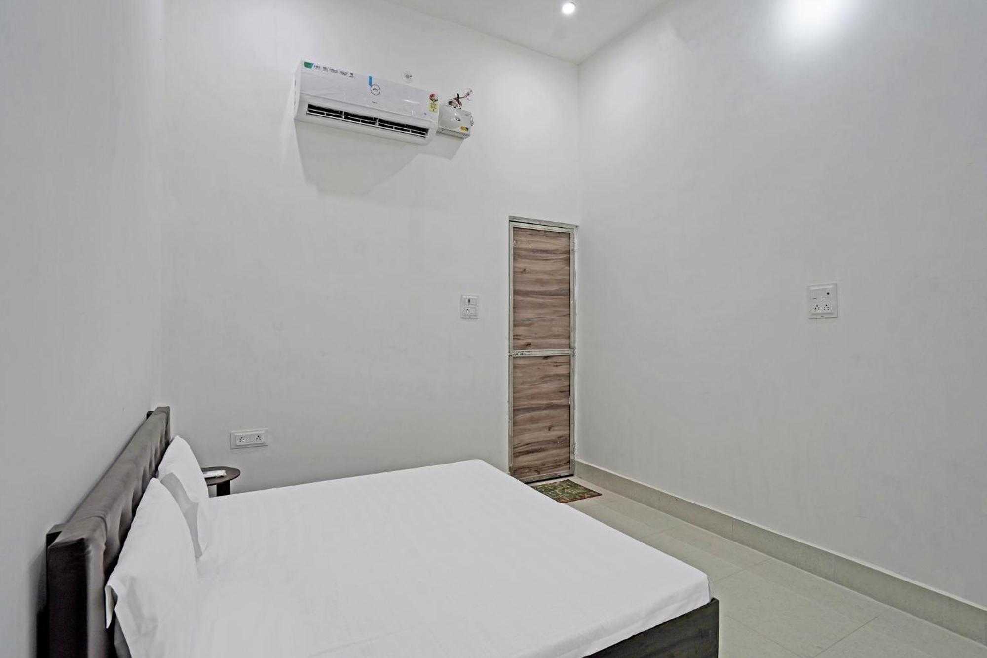 Hotel O Sky Touch Hotel Baghpat Exterior photo