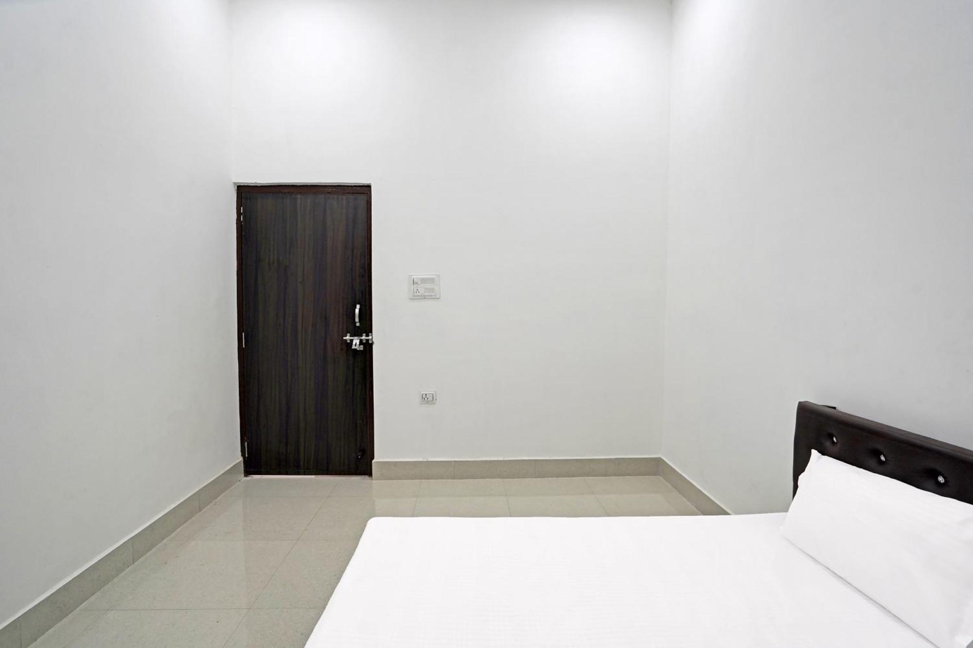 Hotel O Sky Touch Hotel Baghpat Exterior photo